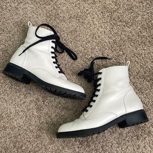 Women’s Steve Madden Bright White and Black Ankle Combat Boots Size 8.5